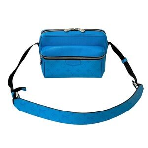 LOUIS VUITTON Taiga Black Leather Rama Outdoor Messenger Shoulder Bag Blue Black